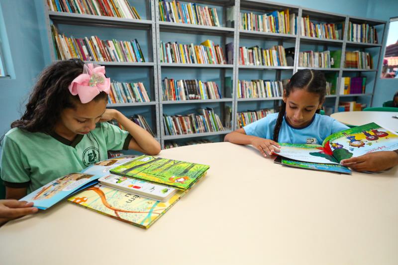 Prefeitura desmente fake news sobre cancelamento de compra de livros