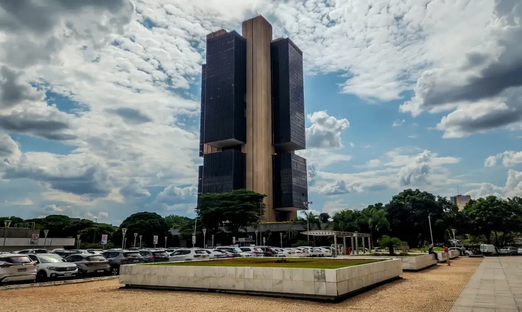 SELIC – Juros básicos da economia elevado a 14,25% ao ano pelo COPOM