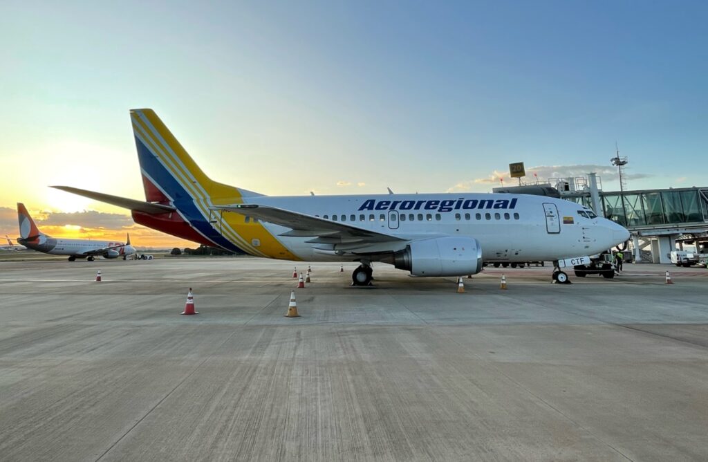 Boeings 737-400 e -500 equatorianos deverão pousar em aeroportos no Brasil no domingo e na segunda-feira