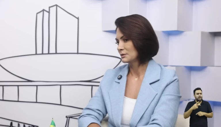 Para Michelle, há “gente grande por trás” de facada em Bolsonaro