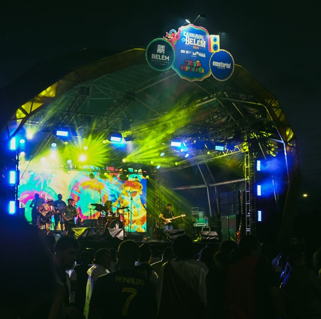 Milhares vão ao Porto Futuro no primeiro dia de Carnaval em Belém
