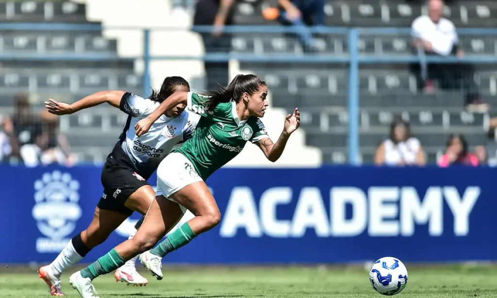 Palmeiras derrota Corinthians por 2 a 1 no Brasileirão Feminino