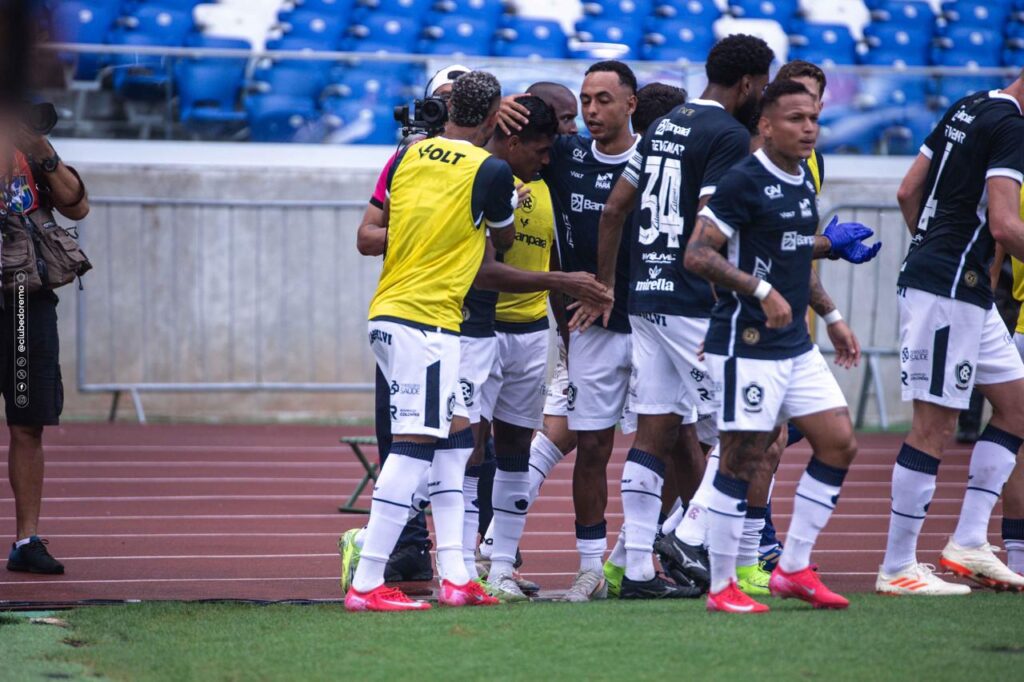 Pedro Rocha brilha e dá primeira vitória do Remo em casa no Brasileirão Série B