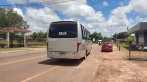 VÍDEOS – Passageiros do transporte público sofrem nos ônibus sem ar condicionado para Santo Antônio do Tauá