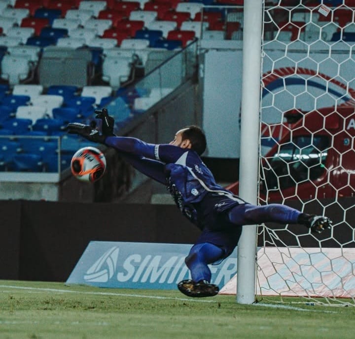 Águia vence a primeira na Terceirona sem convencer ninguém
