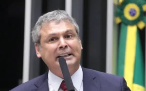 Lindbergh diz que ato na Paulista vai sepultar projeto de anistia