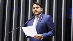 PGR denuncia ao STF ministro das Comunicações, Juscelino Filho, por suposta corrupção em emendas quando era deputado