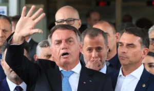 Não foi desta vez. Alexandre de Moraes nega pedido de prisão contra Bolsonaro