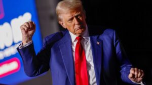Donald Trump cita China, pede que EUA “resistam” e que resultado “será histórico”