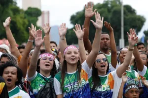 Marcha para Jesus reúne milhares de fiéis no centro da capital carioca