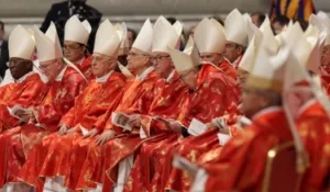 Segundo dia de conclave: Veja agenda e quando sairá fumaça da chaminé