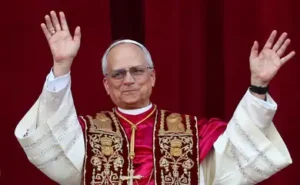 Papa Leão XIV pede paz e lembra Francisco: “ajudem a construir pontes”