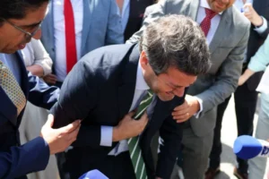 Líder da direita em Portugal volta a passar mal em comício