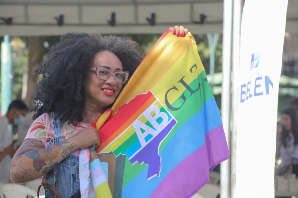 Ação de cidadania e saúde marca o Dia de Combate à LGBTFobia