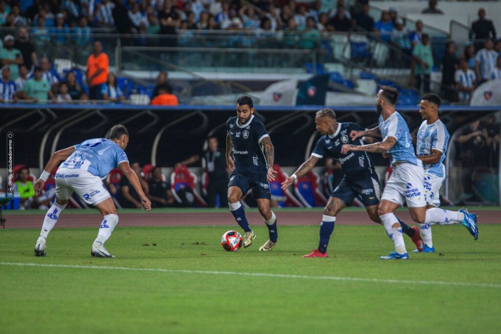 Em jogo de 5 gols, deu Remo com 3 a 2 sobre o Paysandu na primeira partida da final do Parazão, no Mangueirão