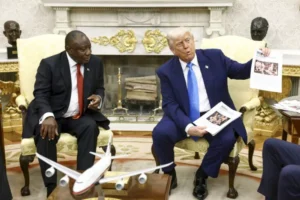 Trump tem encontro tenso com presidente da África do Sul
