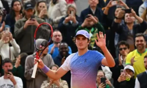 Roland Garros: Fonseca estreia com vitória implacável sobre ex-top 10