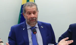 Lupi pede demissão do Ministério da Previdência Social após o escândalo da roubalheira contra os aposentados e pensionista