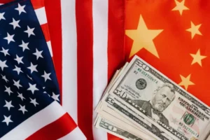 EUA e China fazem acordo por suspensão parcial de tarifas