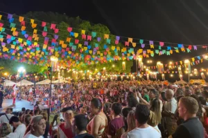 Estação Junina lota anfiteatro com programação gratuita até domingo, Dia de São Pedro