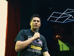 Parksnet lança campanha de inverno em Caldas Novas com experiência temática na maior pizzaria pirata do Brasil
