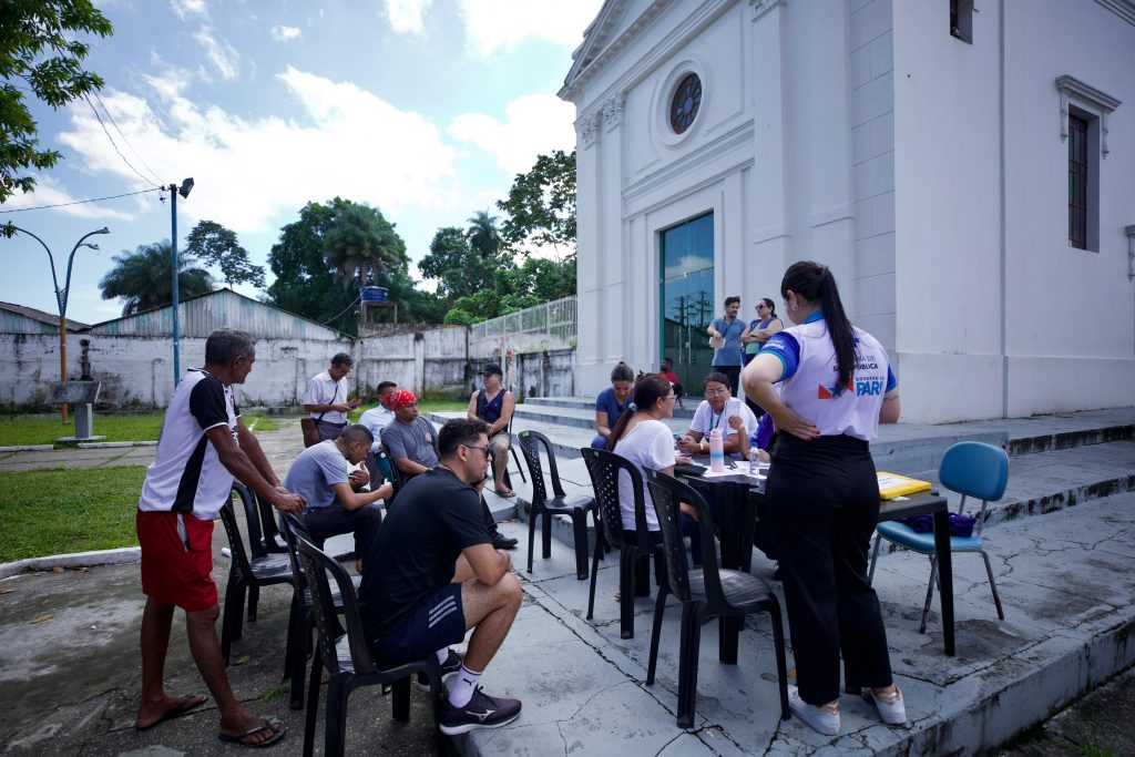 Vacinação na orla de Icoaraci leva proteção a trabalhadores no feriado