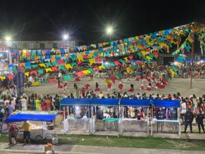 Arraiá das Escolas movimenta o calçadão da Praia do Arucará