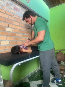 Doenças do clima – Expedição “Rios de Saúde” leva atendimento médico à comunidade quilombola no interior do Pará