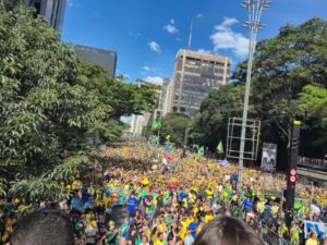 Saiba o que Gustavo Gayer e Jair Bolsonaro discursaram em inglês
