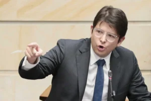 Celular de atirador que tentou matar Miguel Uribe desaparece