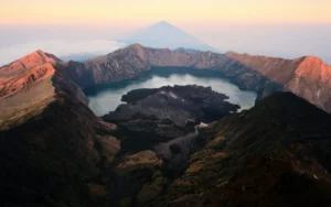 Alpinista é resgatado no Rinjani dias após morte de Juliana