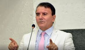 Prefeito de Palmas é preso por vazar informações sigilosas do STF