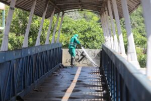 Limpeza e urbanismo tático iniciam nas passarelas da Almirante Barroso