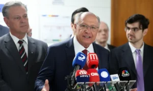 Vice-presidente e ministro Geraldo Alckmin garante que governo tentará acordo com os EUA antes do prazo para tarifaço