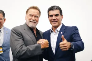 Governador faz convite ao mega ator Arnold Schwarzenegger para vir a Belém durante a COP 30