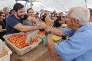 Prefeitura entrega mais de 350 novos boxes no Ver-o-Peso