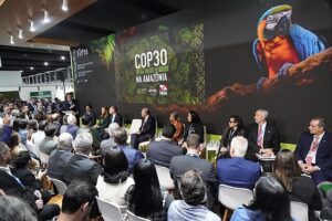Em ano de COP30, Brasil enfrenta desafio da baixa proficiência em inglês