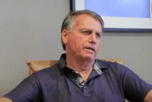 Após passar mal, Bolsonaro ficará em repouso absoluto por um mês