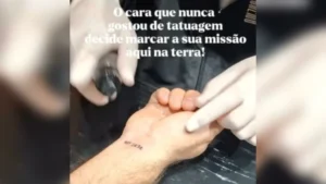 Pastor de igreja que fez sessão de tatto se manifesta: “Espontâneo”