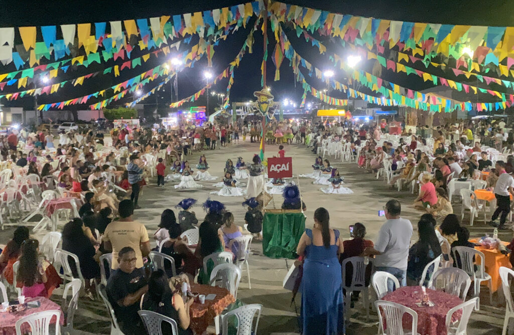Arraiá das Escolas se despede da Praia do Arucará planejando volta triunfal em 2026