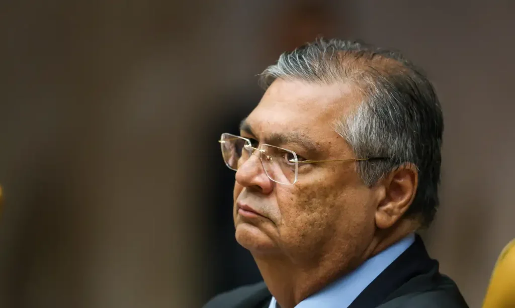 Dino manda PF apurar repasses de R$ 694 mi por emendas Pix