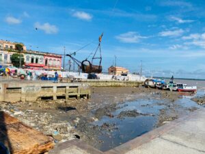 Prefeitura realiza dragagem profunda na área da Pedra do Peixe