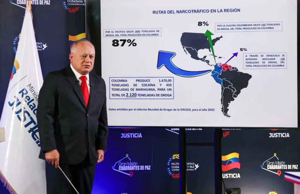 Venezuela envia 15 mil homens para fronteira com a Colômbia