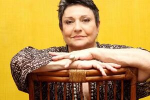 Morre Íris Lettieri, conhecida por ser a voz do Aeroporto do RJ