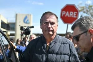 Moraes ordena vigilância 24h do ex-presidente Jair Bolsonaro em prisão domiciliar
