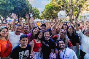 Vídeos – Domingueira reúne mais de 20 mil e já é sucesso em Belém