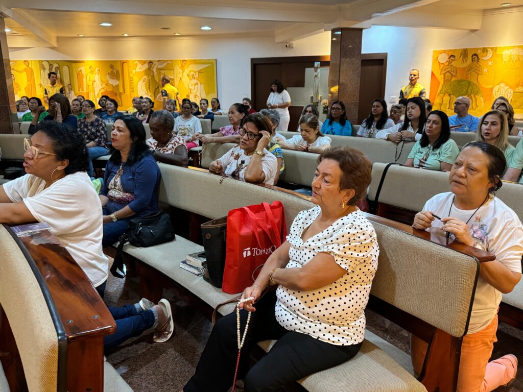 Preparação espiritual para o Círio reúne fiéis em oração com as Mil Ave-Marias