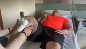 Daniel Silveira, ex-deputado mantido preso por Moraes, corre risco de morte, denuncia advogado após cirurgia