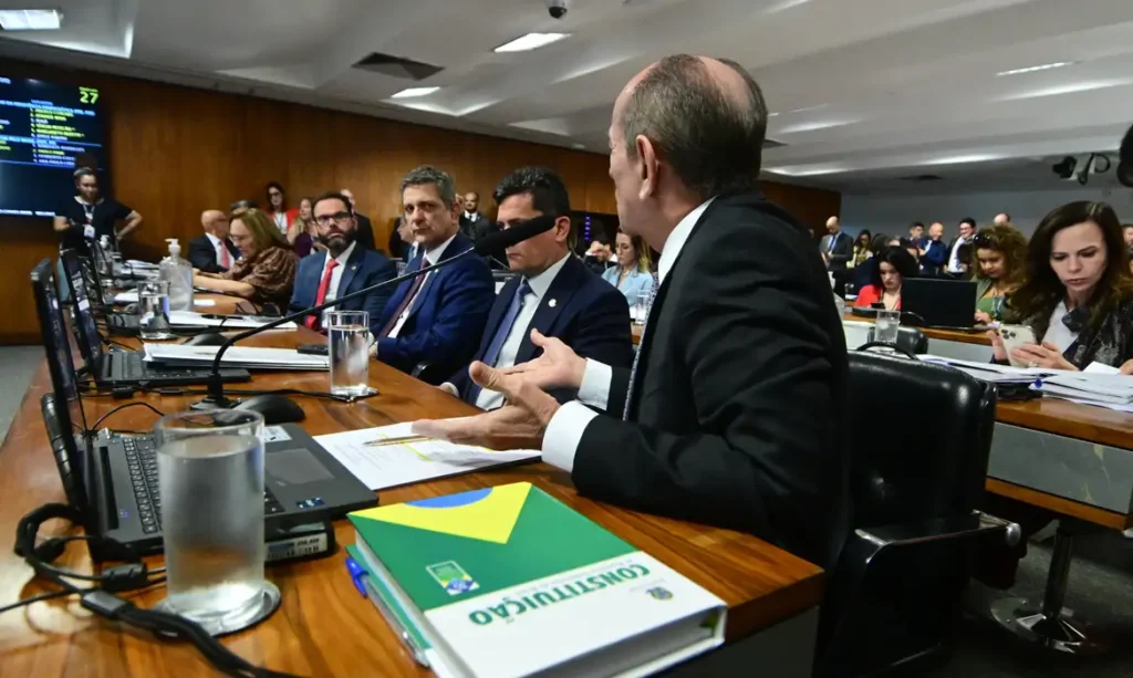 CCJ aprova o voto impresso para segurança do eleitor. Vitória da Direita!