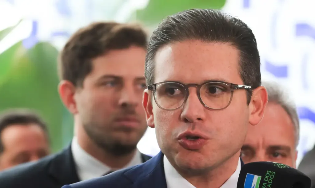 Motta promete projeto “efetivo” para proteger crianças nas redes